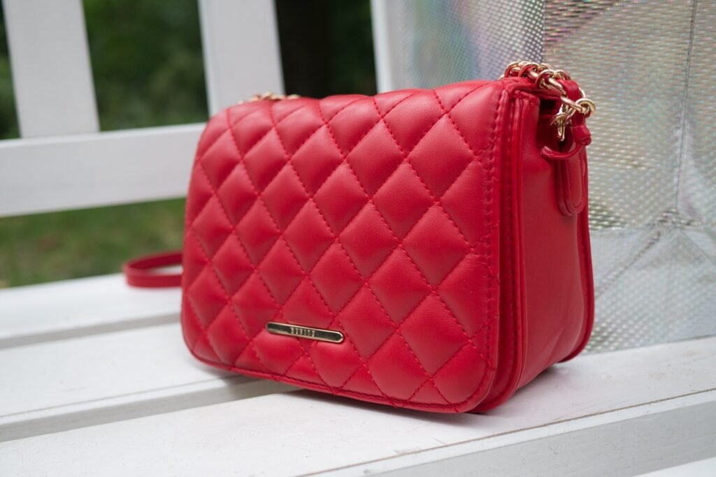 Bolso de mano rojo